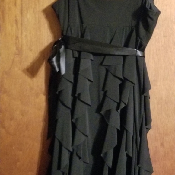 Dress - Picture 3 of 4